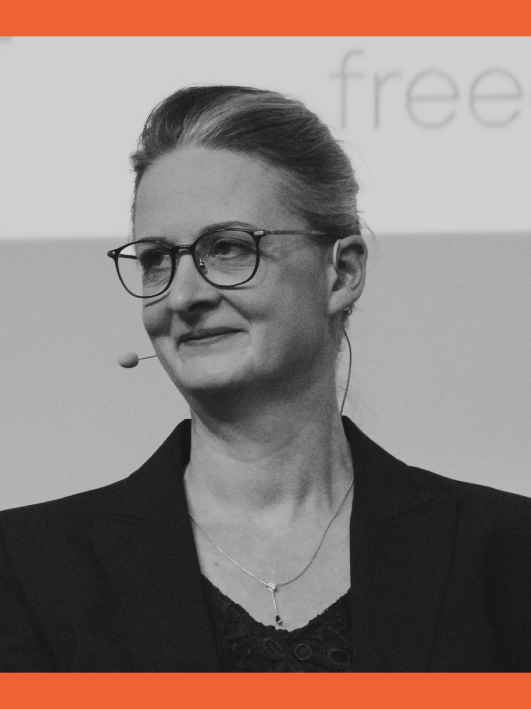 Portraitfoto von Rebecca Schönenbach
